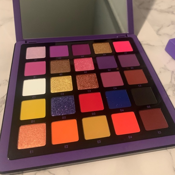 Anastasia Beverly Hills Norvina Eyeshadow Palette - Picture 4 of 4